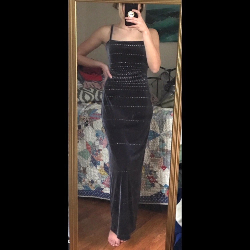 SPARKLY GREY VELVET DRESS